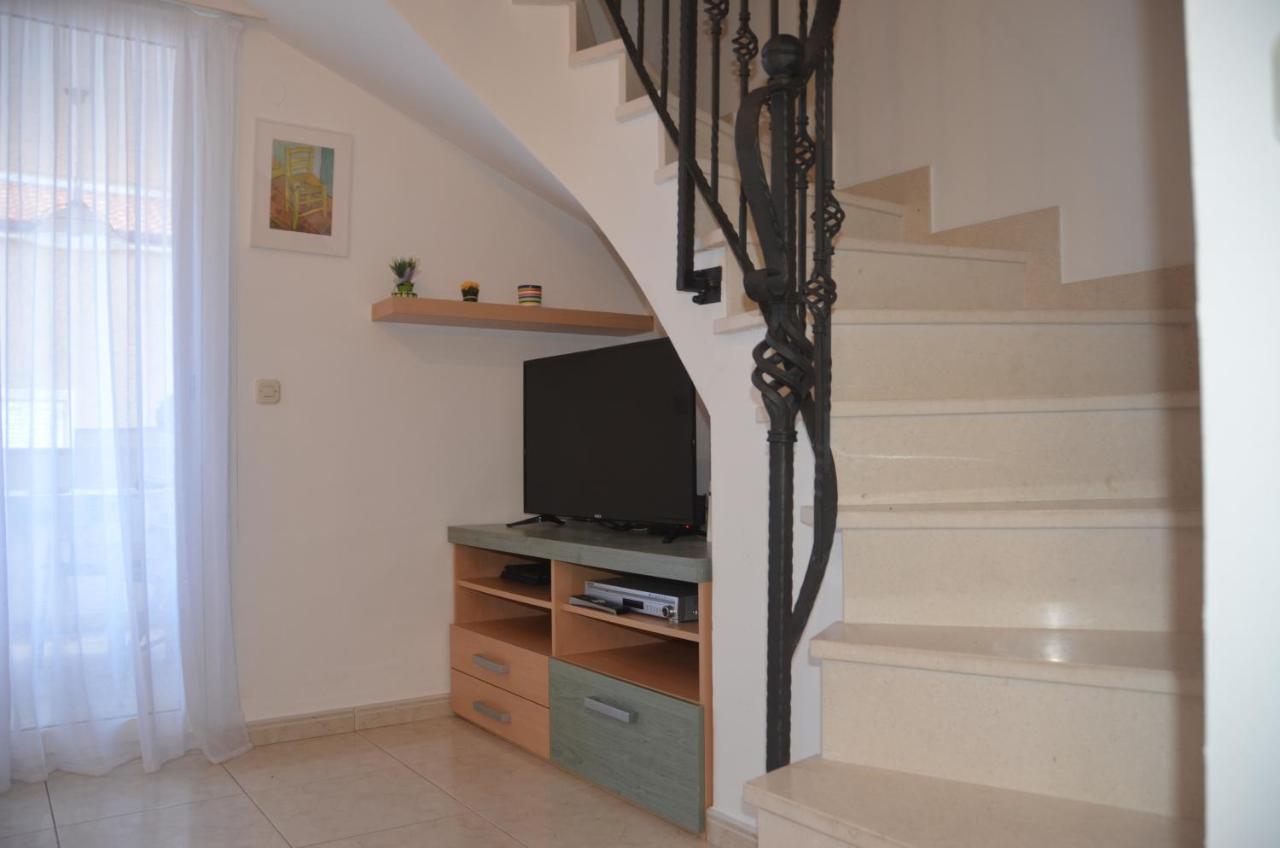 Apartman Ananda Bol - 2 Bedrooms, 7 Beds Esterno foto